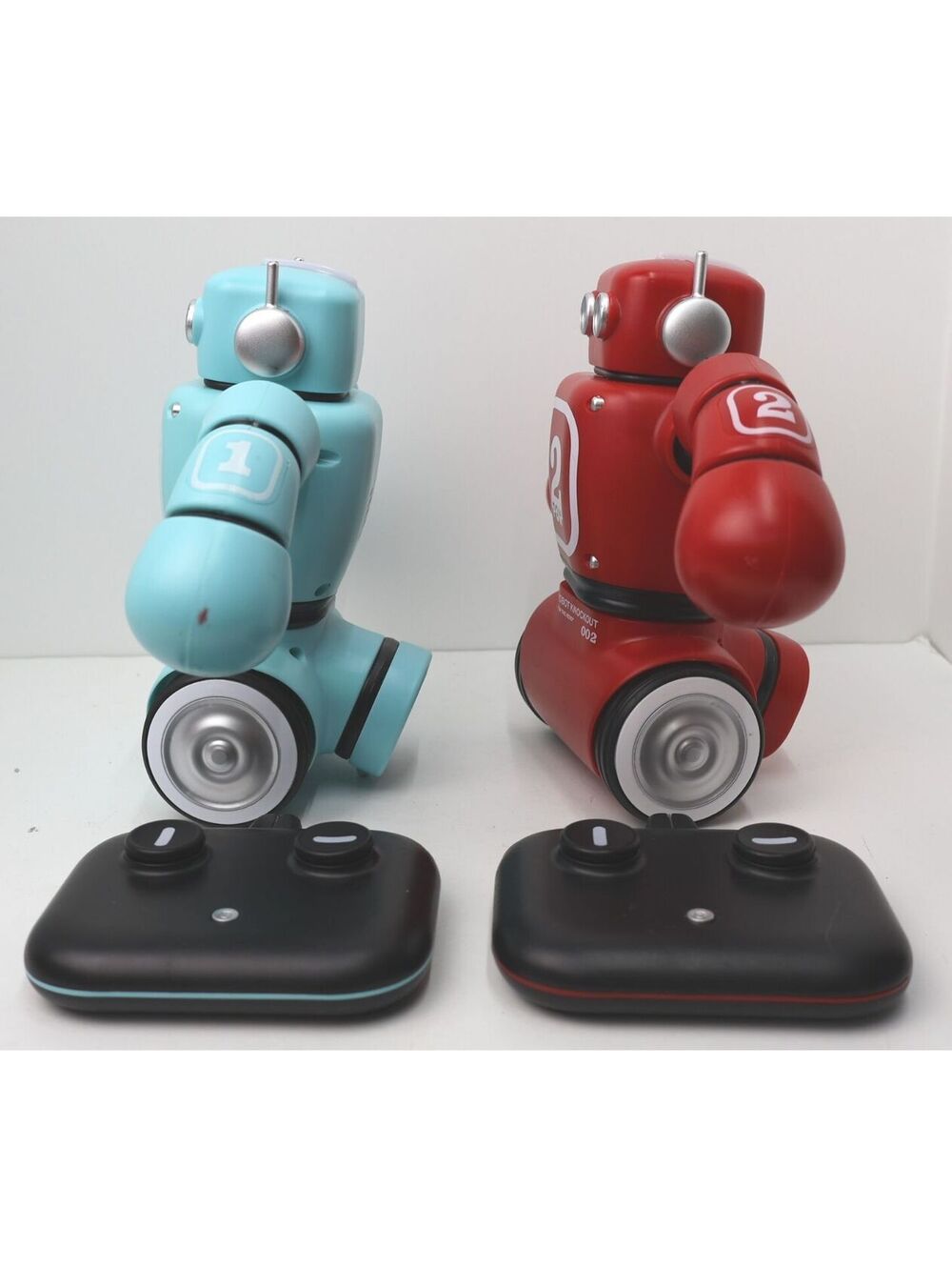 FAO Schwarz Robot Knockout Remote Control Robots - Red and Blue Set - Picture 2 of 16